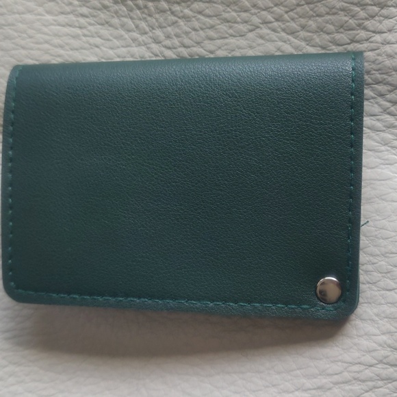 'Paw' Indigenous Design by Jason Peters Manicure Set - Picture 3 of 6